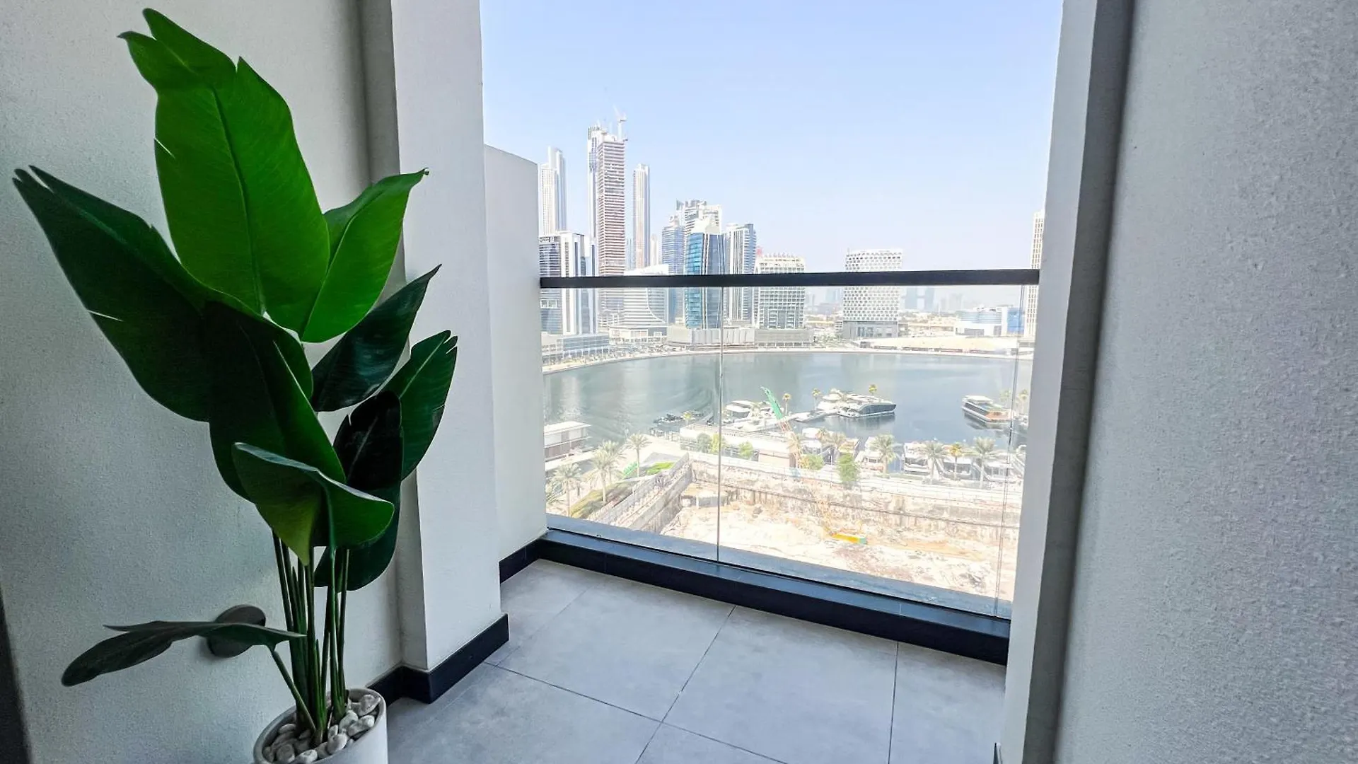 Chic 1-Bedroom With Epic Burj Khalifa Views Dubai