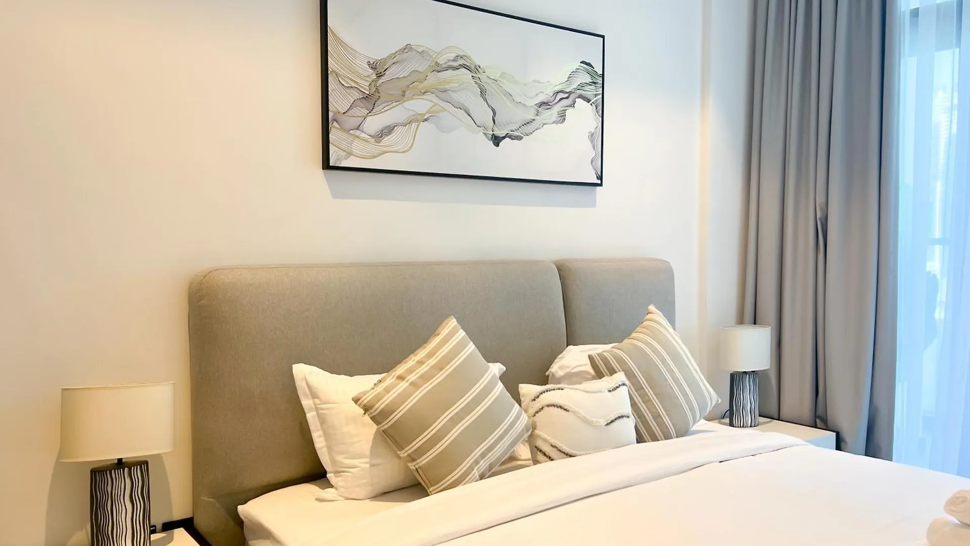 Chic 1-Bedroom With Epic Burj Khalifa Views Dubai