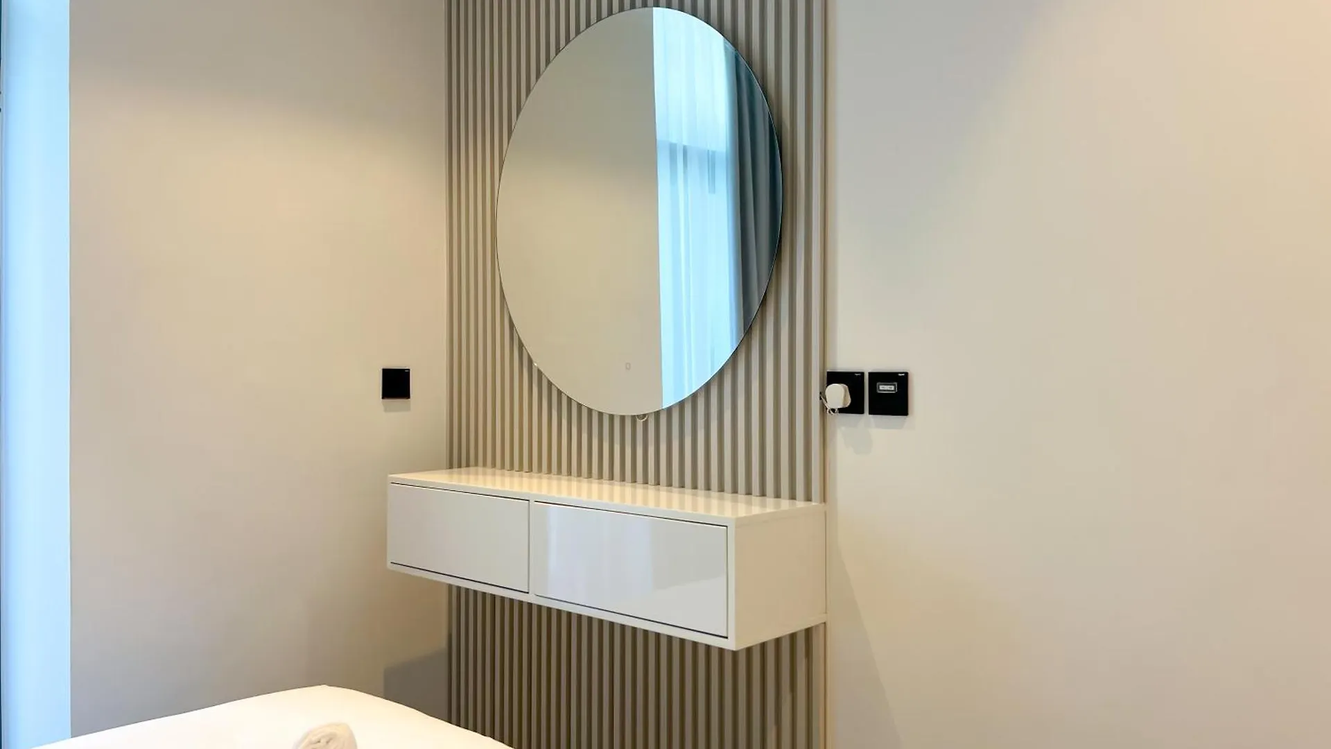 Apartment Chic 1-Bedroom With Epic Burj Khalifa Views Dubai