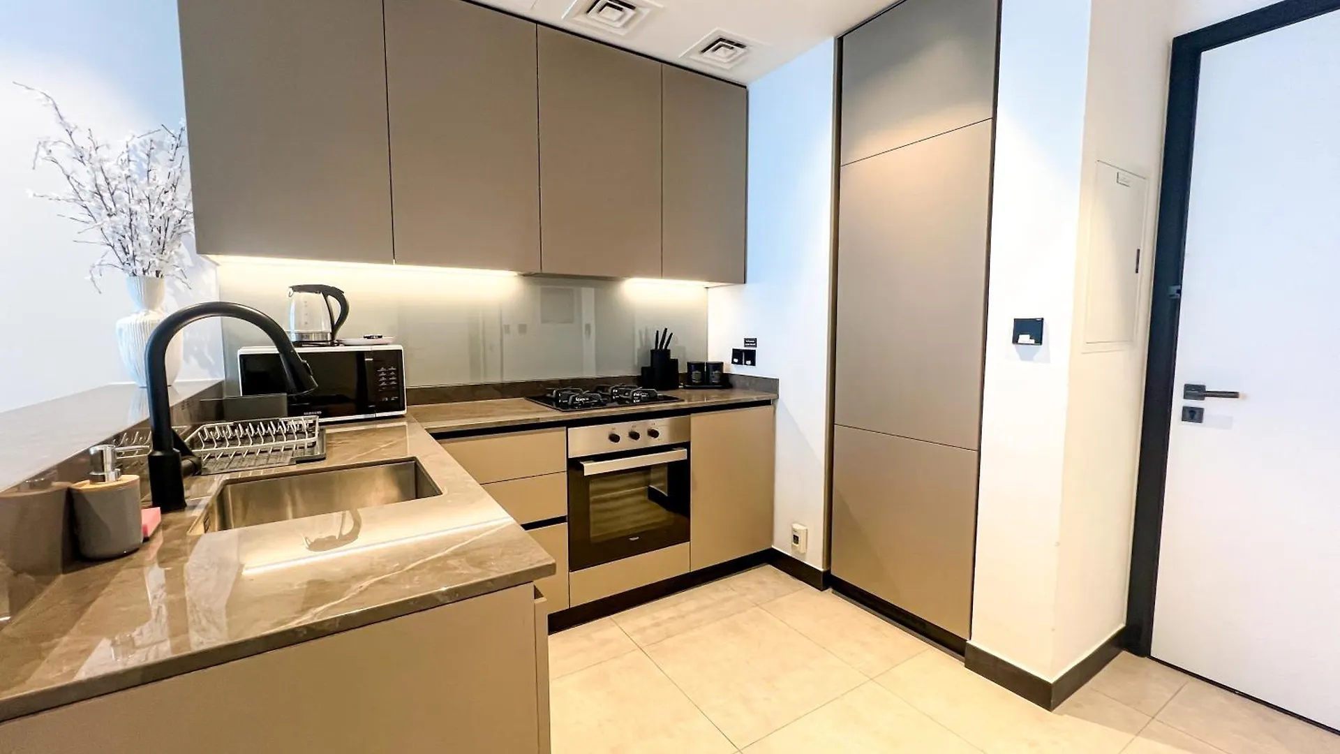 Chic 1-Bedroom With Epic Burj Khalifa Views Dubai 0*,