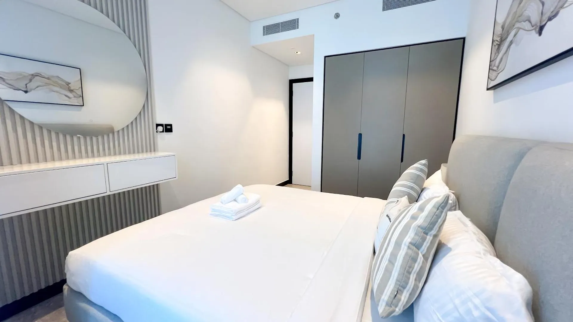 Chic 1-Bedroom With Epic Burj Khalifa Views Dubai